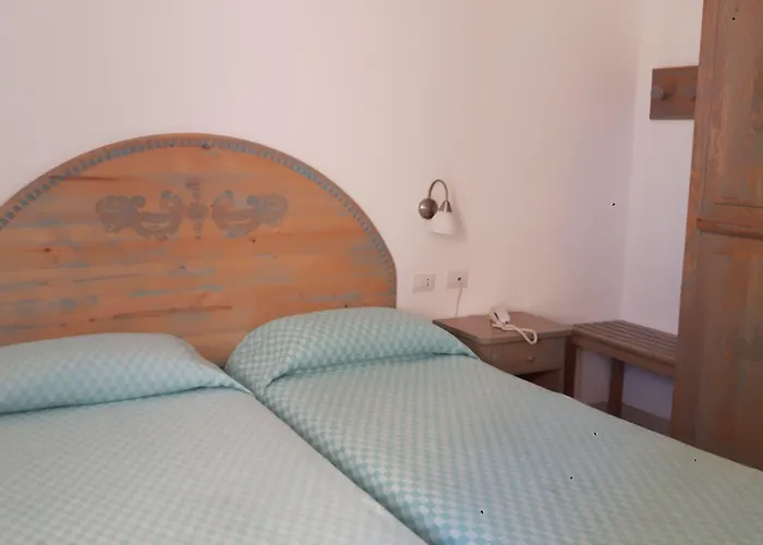 阿尔盖罗假日酒店 酒店