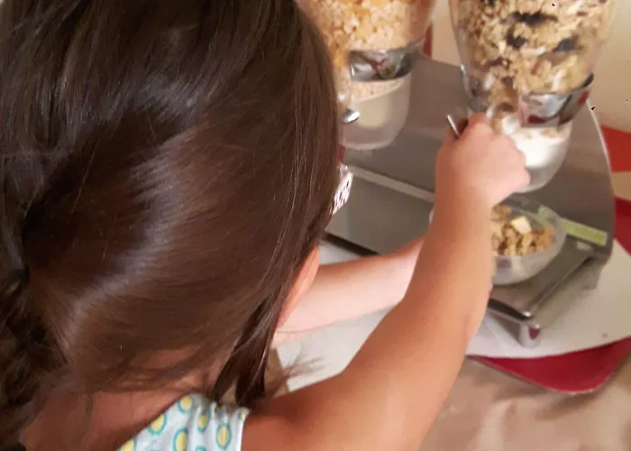 阿尔盖罗假日酒店 酒店