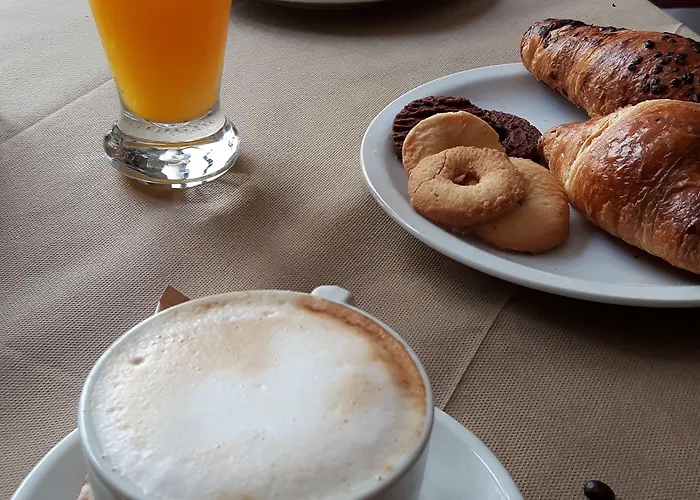 阿尔盖罗假日酒店 3*