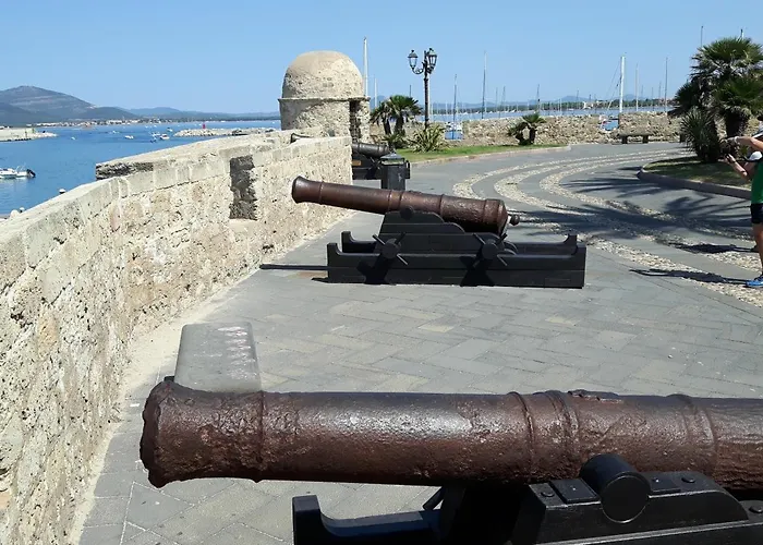 阿尔盖罗假日酒店 酒店 3*