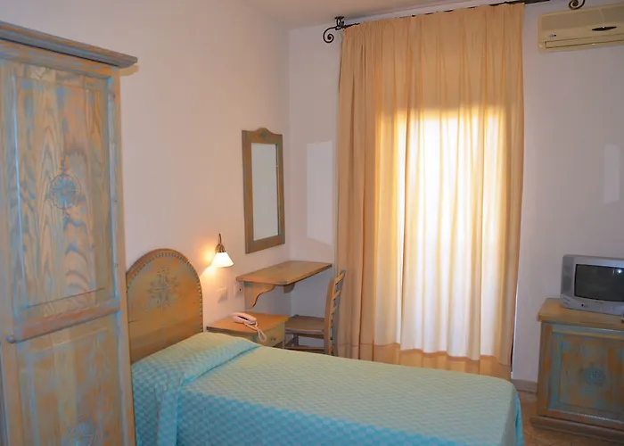 阿尔盖罗假日酒店 酒店 3*